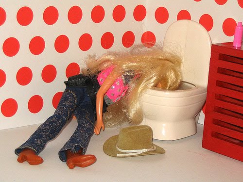 barbie-vomito